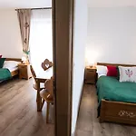 U Gawlaka - Z Jacuzzi I Widokiem Na Tatry Frühstückspension